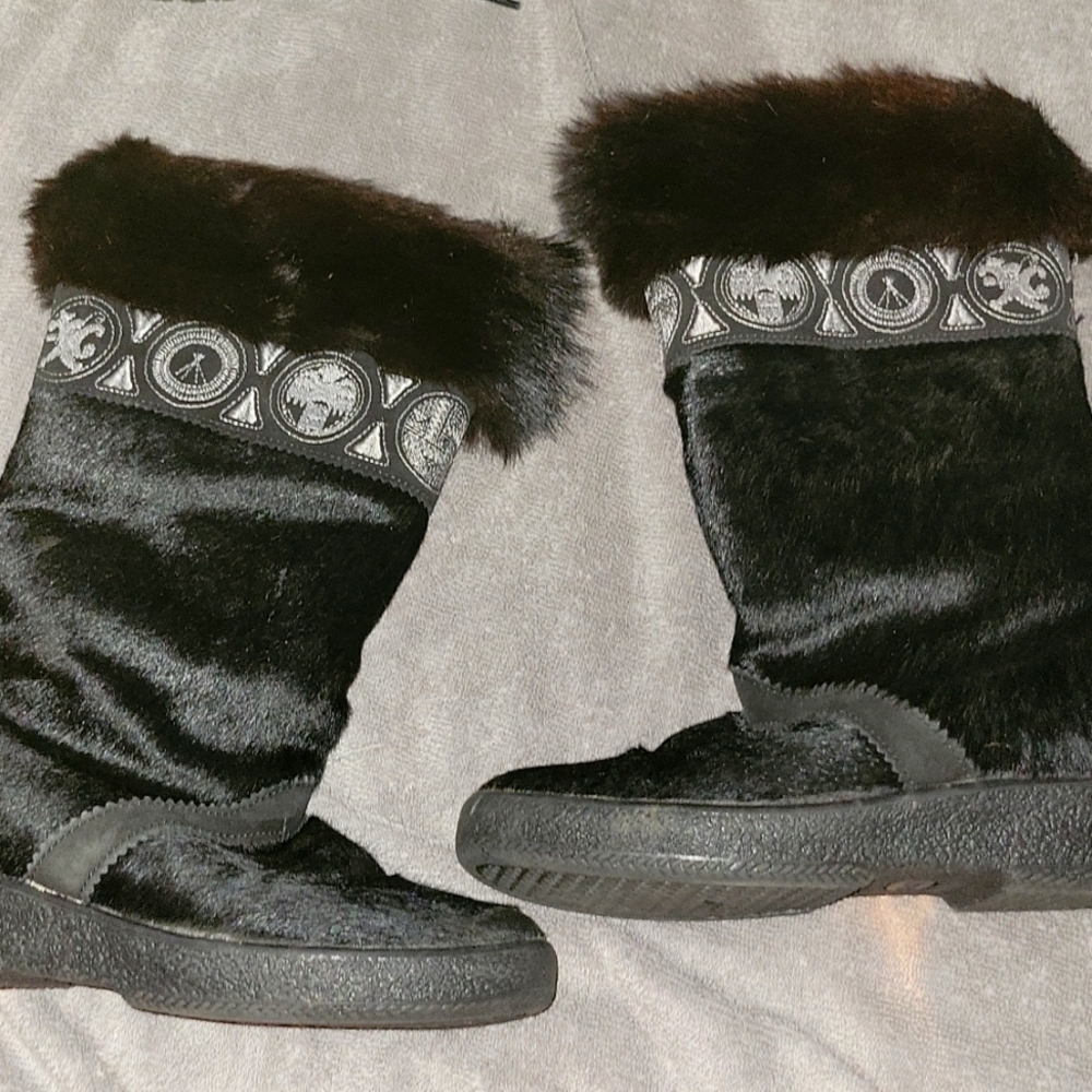 CRISTINA FUR AND LEATHER WINTER BOOTS size 37 (7) MADE IN ITALY